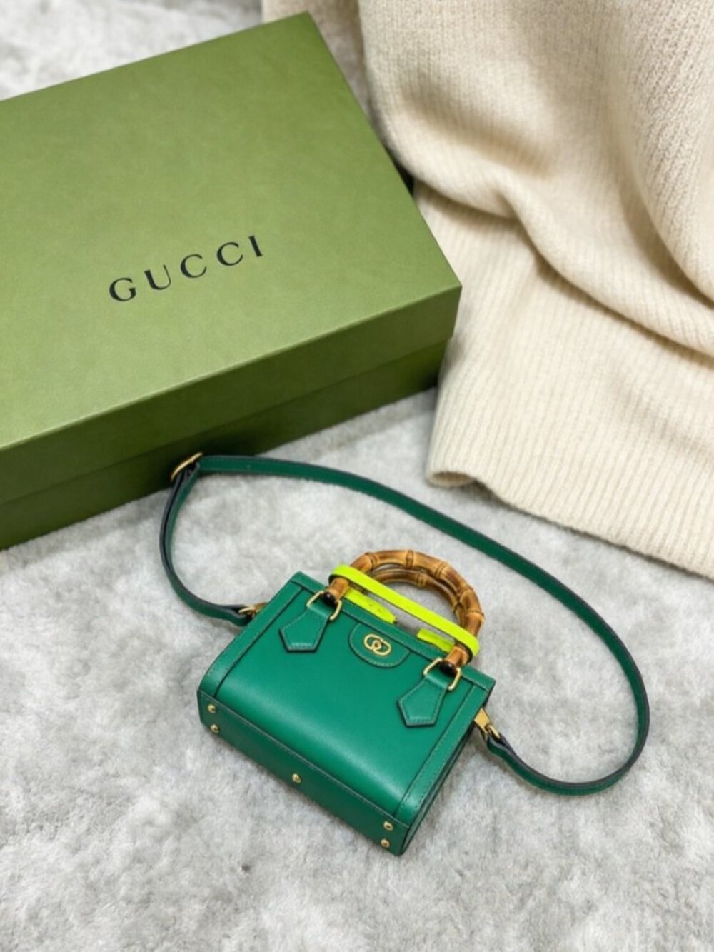 Gucci Diana Small Top Handle Bag - Picture 2 of 5